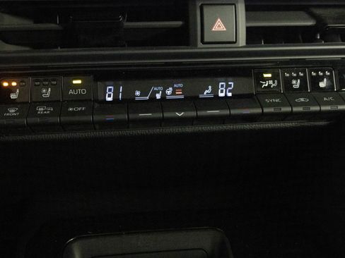 Used 2024 Toyota Crown Platinum image 23