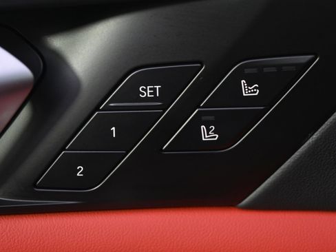 Used 2025 BMW X5 M Competition w/ Executive Package image 28