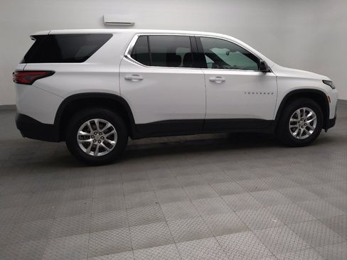 Used 2023 Chevrolet Traverse LS image 10