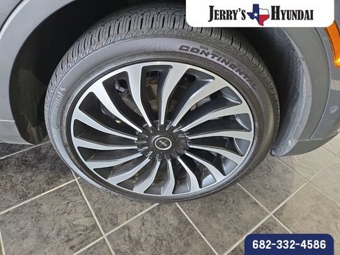 Used 2022 Lincoln Nautilus Black Label w/ Class II Trailer Tow Package AWD/4WD image 4
