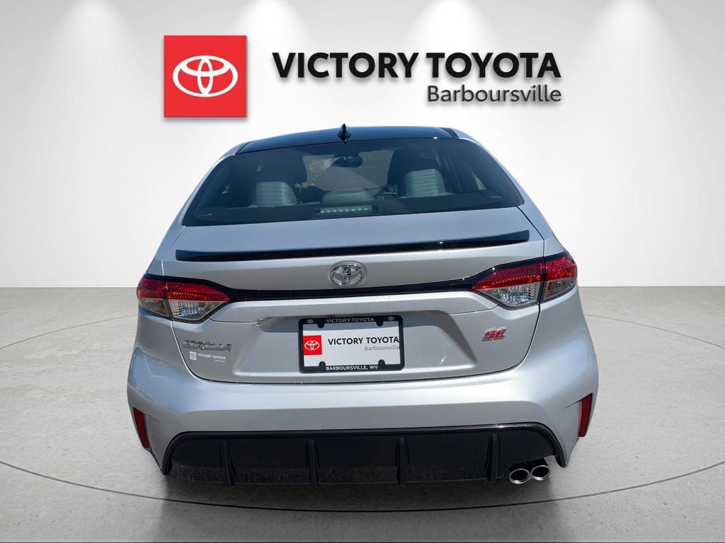 Used 2026 Toyota Corolla SE w/ SE Package FWD image 4