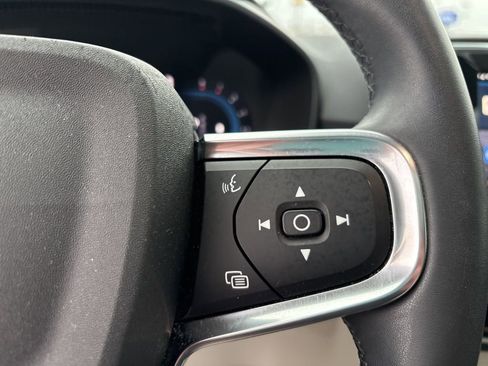 Certified 2023 Volvo XC40 B5 Plus w/ Climate Package image 11