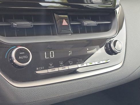 Used 2022 Toyota Corolla LE image 28