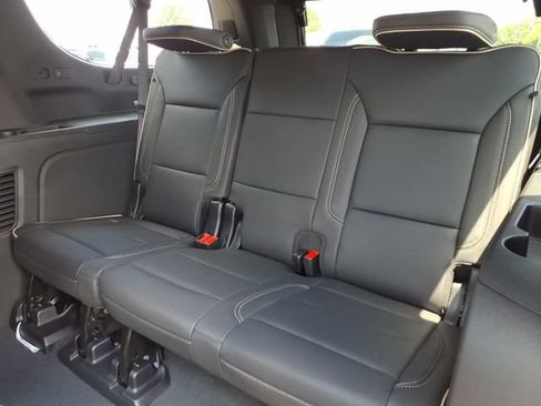 New 2026 Chevrolet Suburban Premier AWD/4WD image 8
