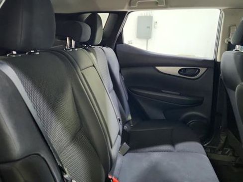 Used 2021 Nissan Rogue Sport S image 26