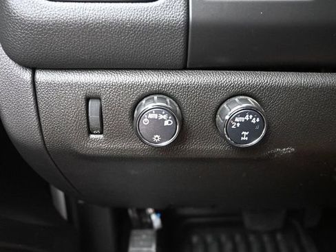 Used 2022 Chevrolet Colorado LT w/ Fleet Safety Package AWD/4WD image 13