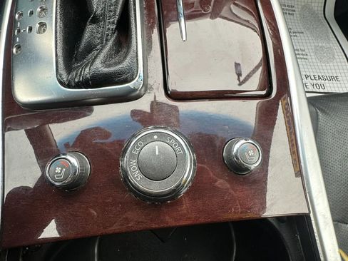 Used 2017 INFINITI Q70 L 3.7 image 16