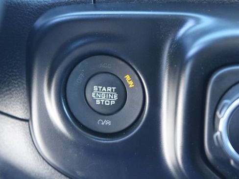 Used 2022 Jeep Wrangler Unlimited Sahara w/ Cold Weather Group AWD/4WD image 22