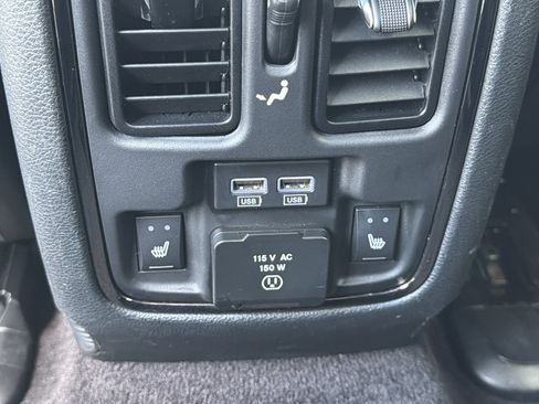 Used 2019 Dodge Durango R/T w/ Technology Group AWD/4WD image 23