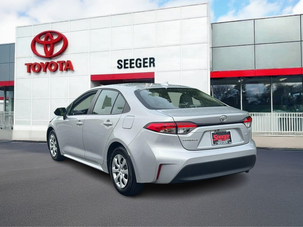 Used 2024 Toyota Corolla LE FWD image 9