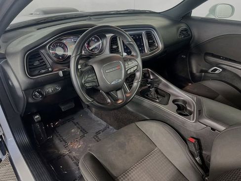 Used 2018 Dodge Challenger R/T image 11