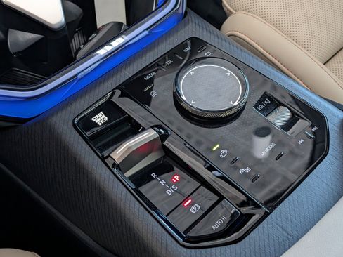 Used 2025 BMW X3 xDrive30i w/ Premium Package image 23