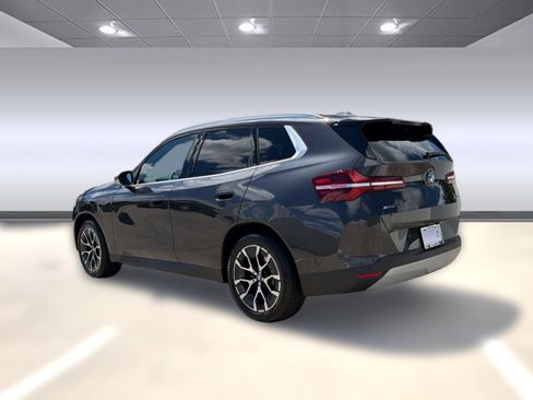 Used 2025 BMW X3 xDrive30i AWD/4WD image 3