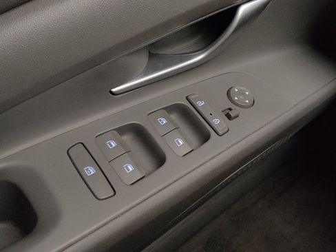Used 2023 Hyundai Elantra SEL FWD image 27