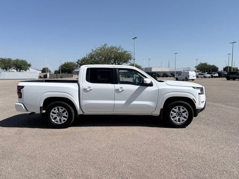 Used 2024 Nissan Frontier SV w/ SV Convenience Package RWD image 5