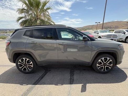 Used 2023 Jeep Compass Limited AWD/4WD image 6