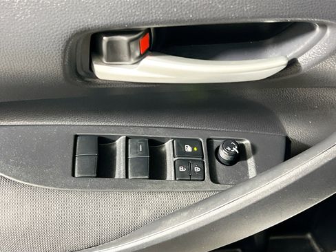 Used 2021 Toyota Corolla LE w/ LE Convenience Package FWD image 15