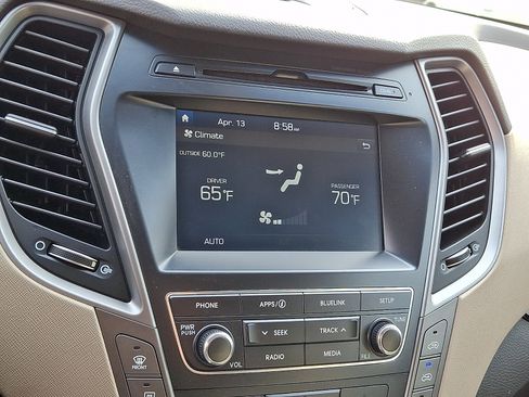 Used 2017 Hyundai Santa Fe SE FWD image 19
