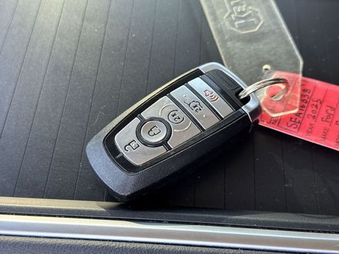 Used 2025 Ford Expedition Max Platinum AWD/4WD image 41