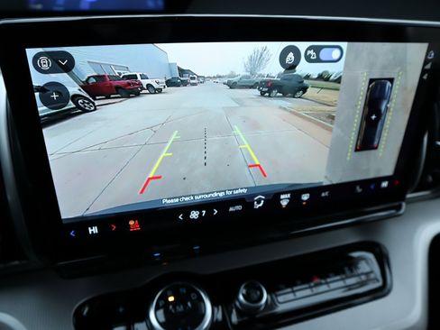 New 2025 Ford Expedition Active image 8