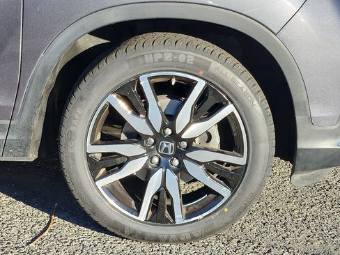 Certified 2022 Honda Pilot Touring image 8