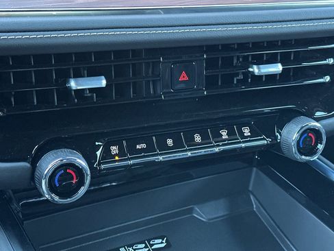 New 2026 Chevrolet Suburban Premier image 22