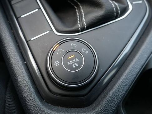 Certified 2024 Volkswagen Tiguan SE R-Line image 33