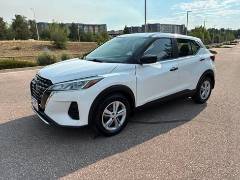 Used 2023 Nissan Kicks S FWD image 3
