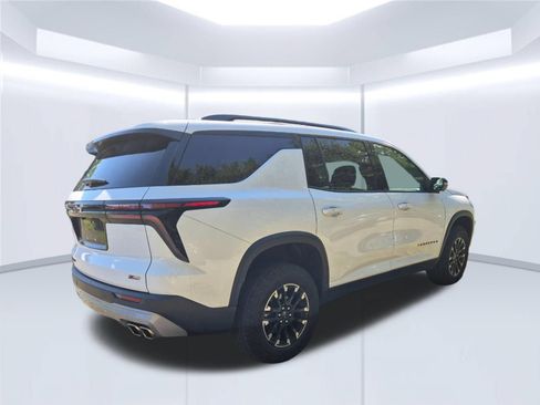 Used 2024 Chevrolet Traverse Z71 w/ LPO, Floor Liner Package AWD/4WD image 3
