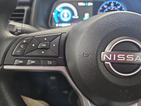Used 2024 Nissan Leaf S image 15