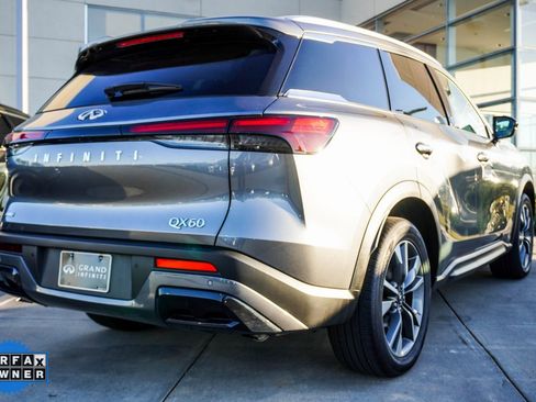 Certified 2025 INFINITI QX60 Luxe w/ Vision Package image 9