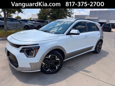 Certified 2023 Kia Niro Wave FWD image 1