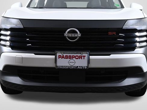 Certified 2025 Nissan Kicks SR image 2