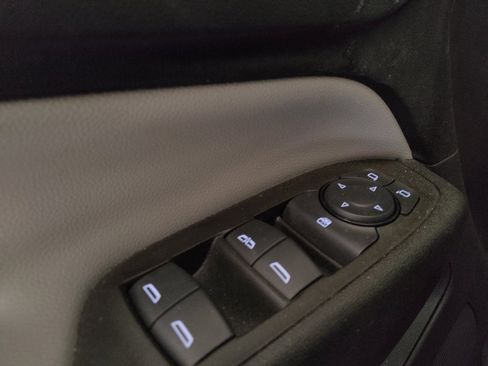 Used 2024 Chevrolet Equinox LS w/ LS Convenience Package image 27