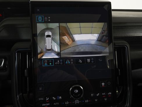Used 2026 GMC Yukon XL AT4 Ultimate w/ LPO, Floor Liner Package AWD/4WD image 29