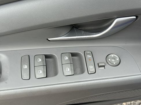 Used 2025 Hyundai Elantra Sport image 15