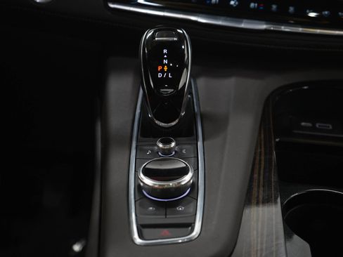 Used 2022 Cadillac Escalade Premium Luxury w/ LPO, Radiant Package AWD/4WD image 20