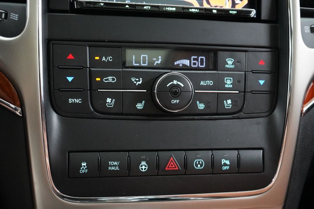 Used 2013 Jeep Grand Cherokee Overland w/ Advance Technology Group AWD/4WD image 27