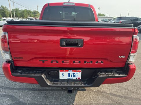 Used 2023 Toyota Tacoma TRD Sport AWD/4WD image 8