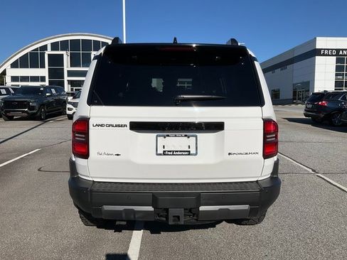 Used 2024 Toyota Land Cruiser image 23