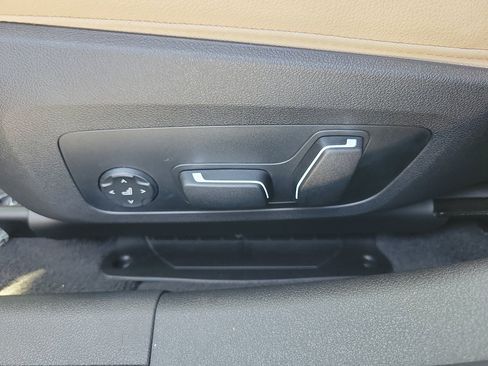 Used 2026 BMW 330i Sedan w/ Premium Package RWD image 18