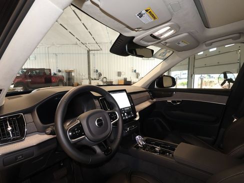 Used 2026 Volvo XC90 B6 Ultra w/ Lounge Package AWD/4WD image 9