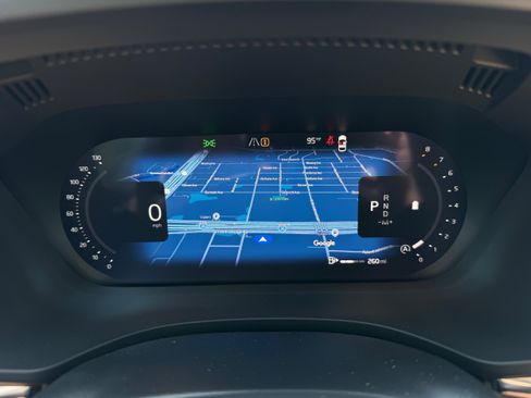 Certified 2026 Volvo XC60 B5 Plus AWD/4WD image 17