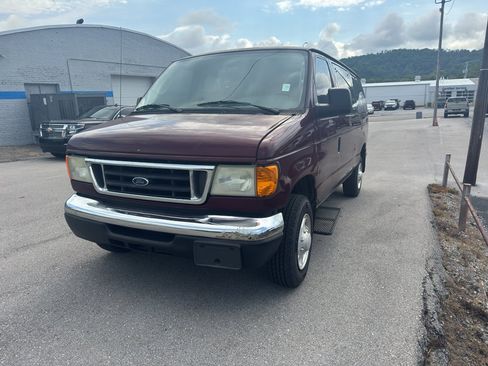 Used 2006 Ford E-350 and Econoline 350 XL RWD image 7