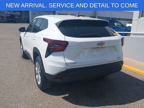 Certified 2024 Chevrolet Trax LS w/ Driver Confidence Package FWD image 4