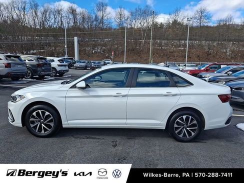 Certified 2025 Volkswagen Jetta S image 8