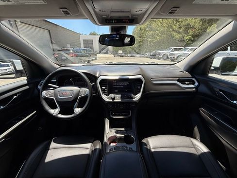 Used 2023 GMC Acadia SLT FWD image 15