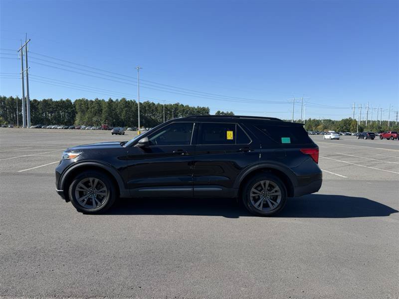 Used 2021 Ford Explorer XLT w/ Equipment Group 202A AWD/4WD image 10