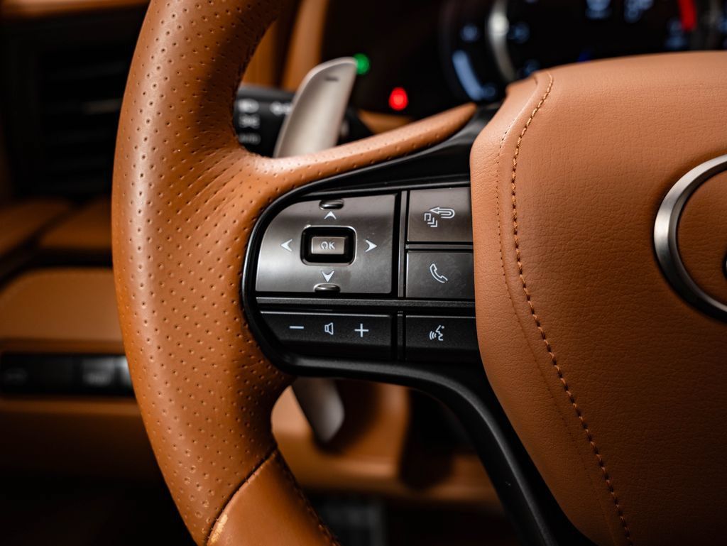 Used 2018 Lexus LC 500 Coupe w/ Touring Package RWD image 26