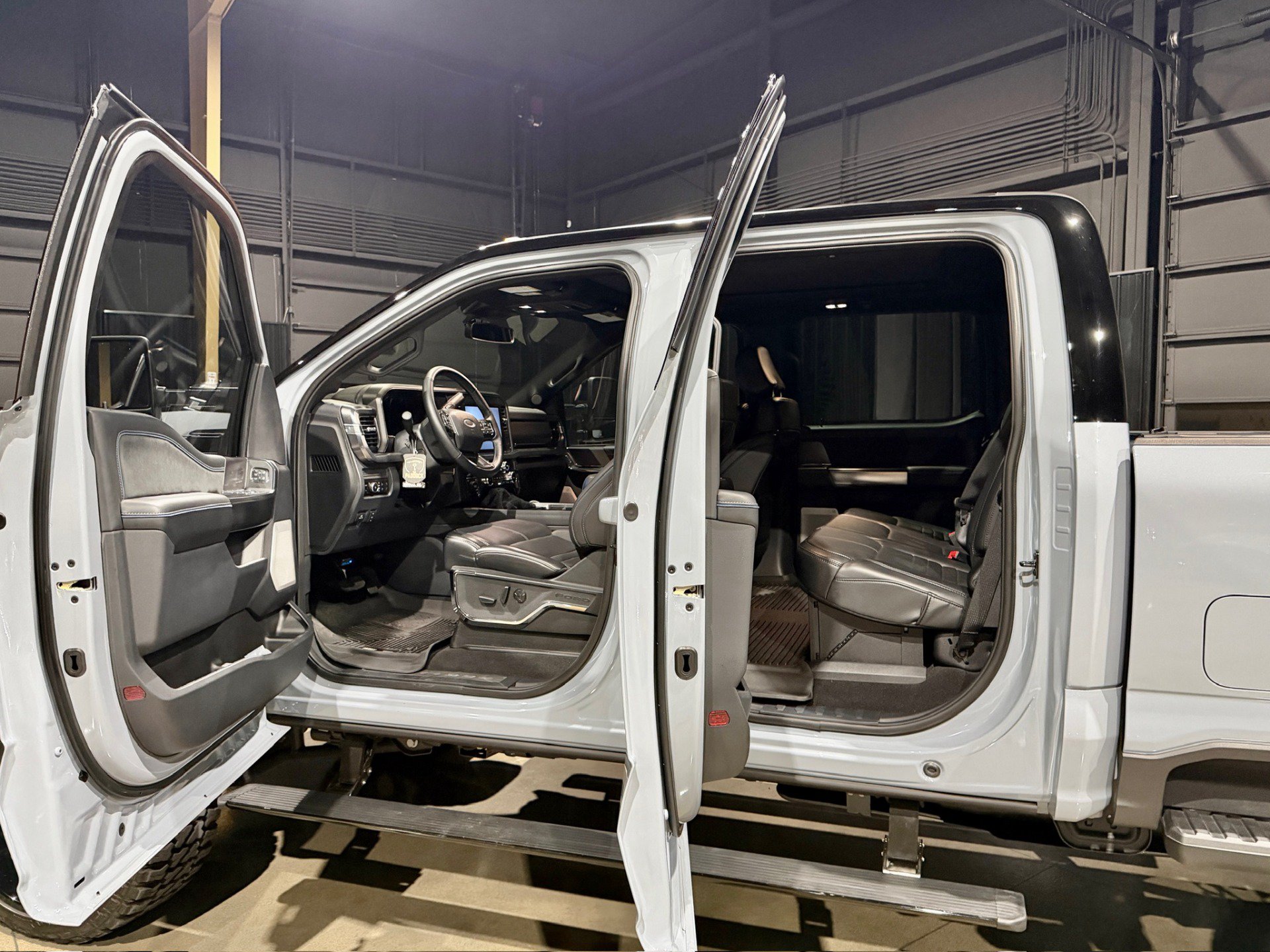 Used 2026 Ford F250 Platinum AWD/4WD image 42